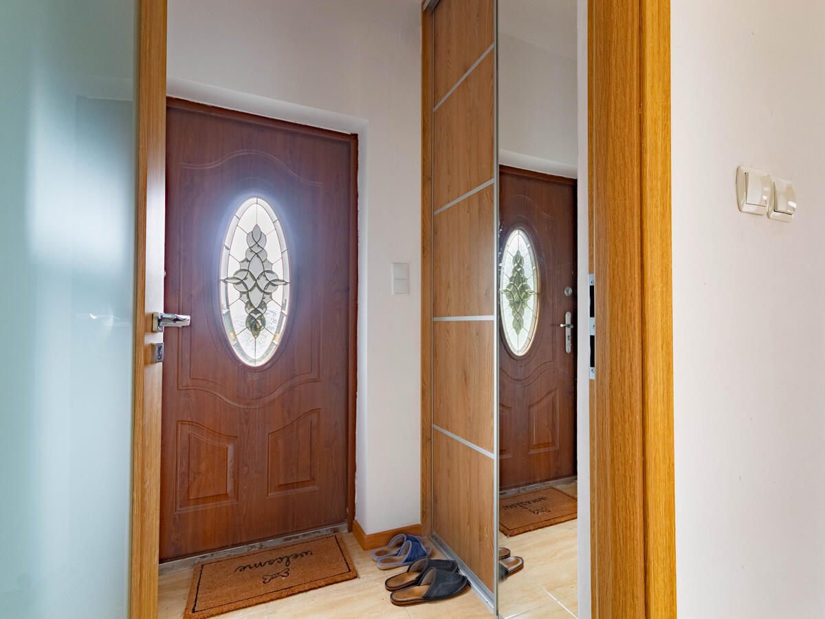 Int-Entry Int-Entry