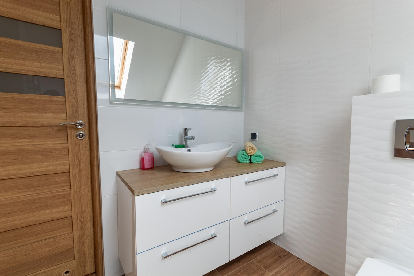 Int-Bathroom Int-Bathroom